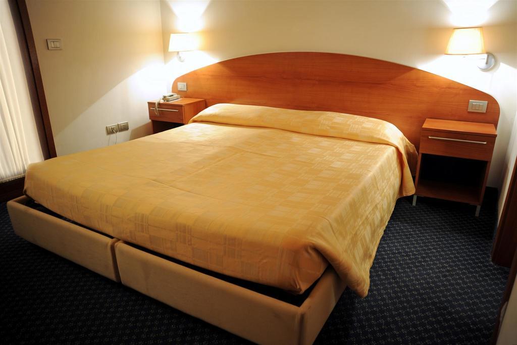 Hotel Vittoria San Giórgio di Nogaro Rom bilde